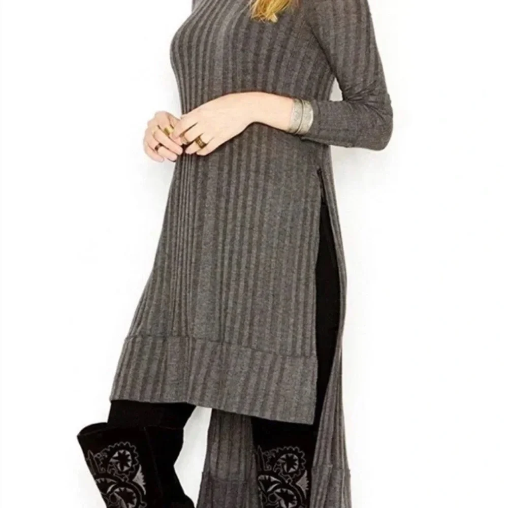 Free People Heathered Gray Ribbed Tunic Top Turtleneck Side Slits Knit Sweater